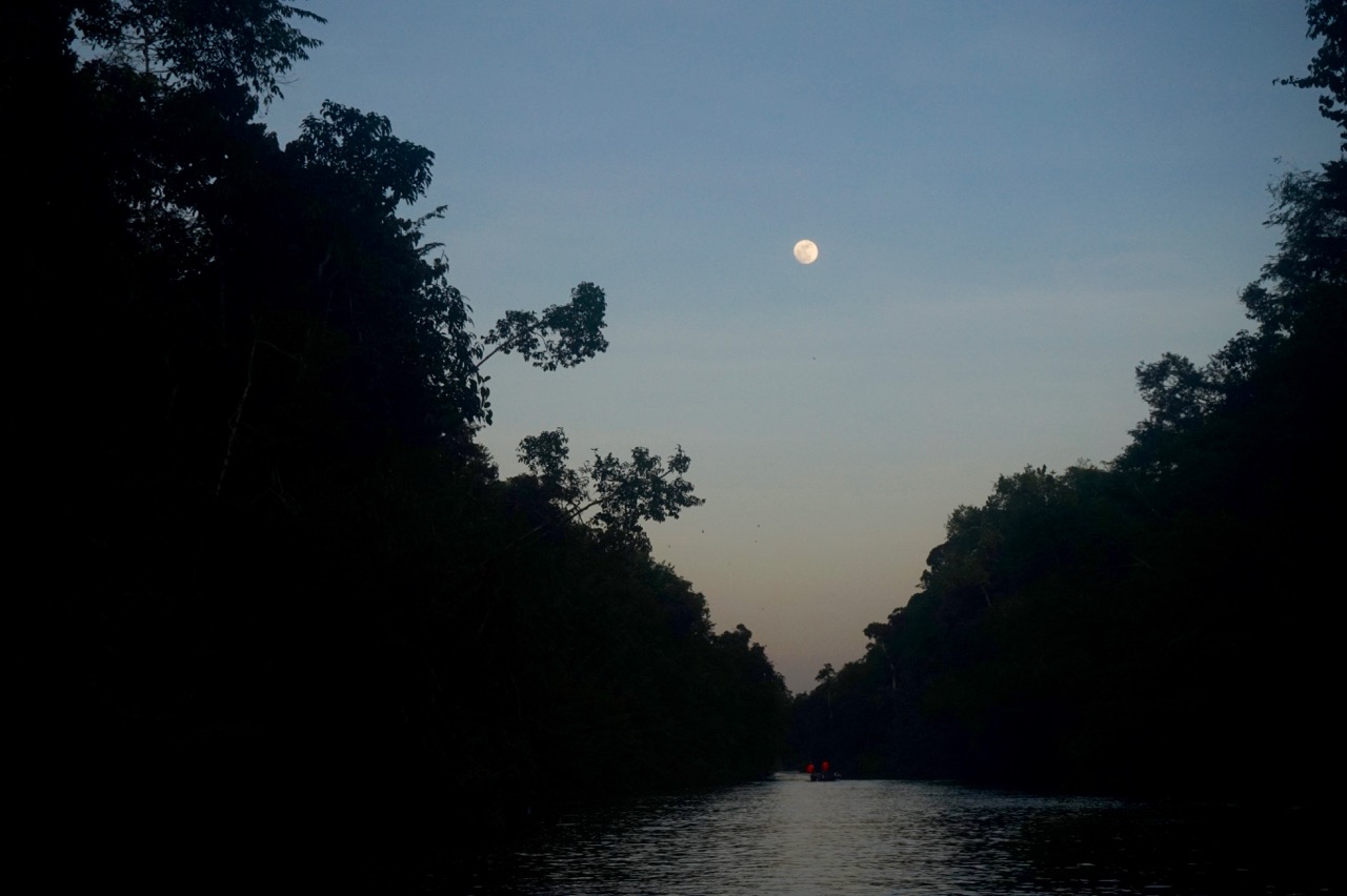 Admiring the 'Super' moon as we headed back to our homestay